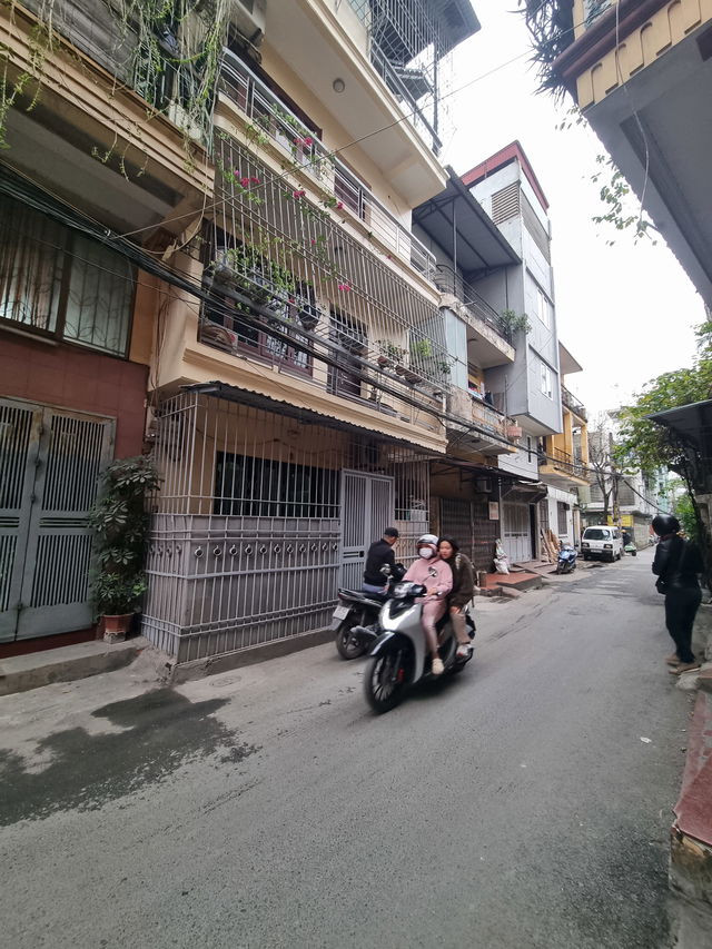 HOÀNG CẦU, PHÂN LÔ - NGÕ OTO, 7 TẦNG THANG MÁY Hoàng Cầu 40/45 m2,X 7 tầng,mặt tiền 5m,15.3 tỷ Đống Đa.