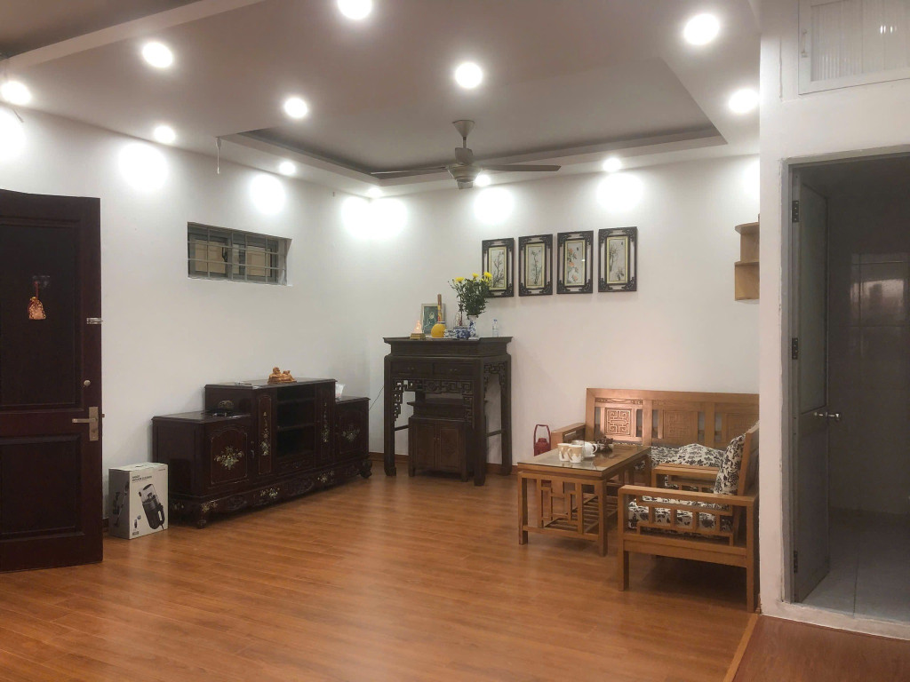 Cần bán căn hộ chung cư Lô góc KĐT Vĩnh Hưng, Hà Đông, 70m2, tầng 3, 2 ngủ, 2 vệ sinh, 3 tỷ