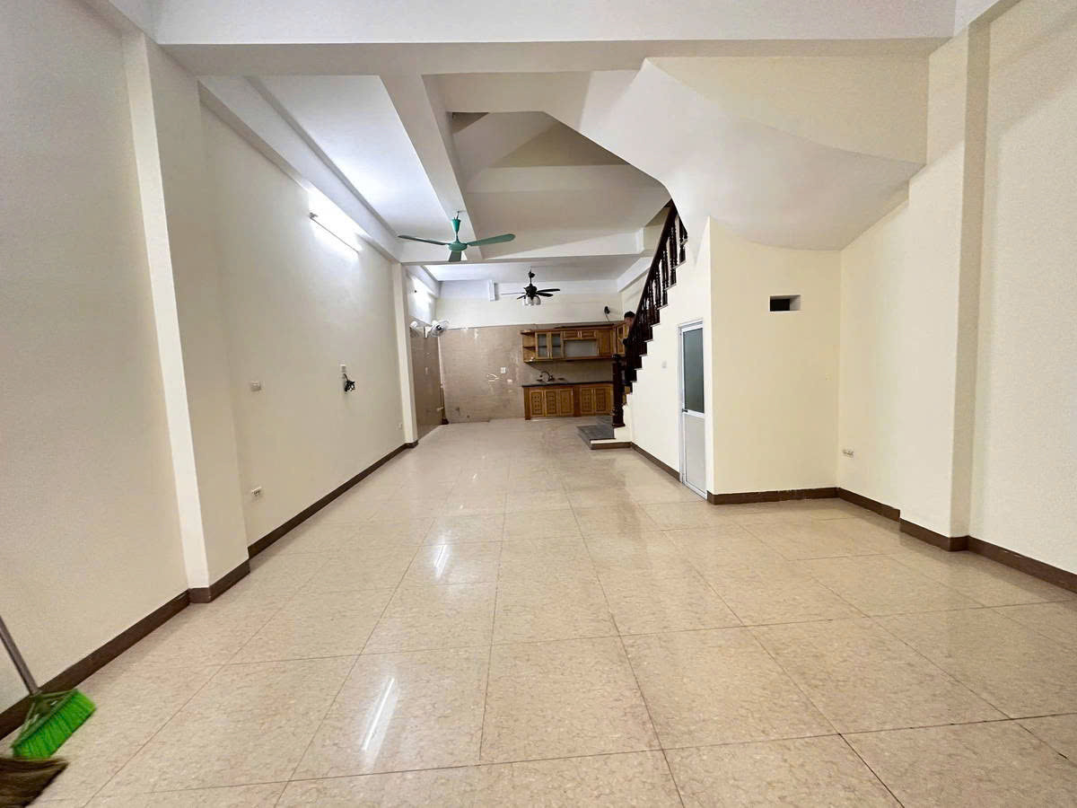 Hạ chào nhà  phân lô,vỉa hè  Hoàng Công Mậu Lương DT: 60m, 5 tầng, MT: 5m  giá:16,2 tỷ