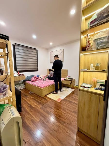 Bán căn hộ phố Hoàng Đạo Thúy, Cầu Giấy, 2 ngủ, 1wc, diện tích 64m2