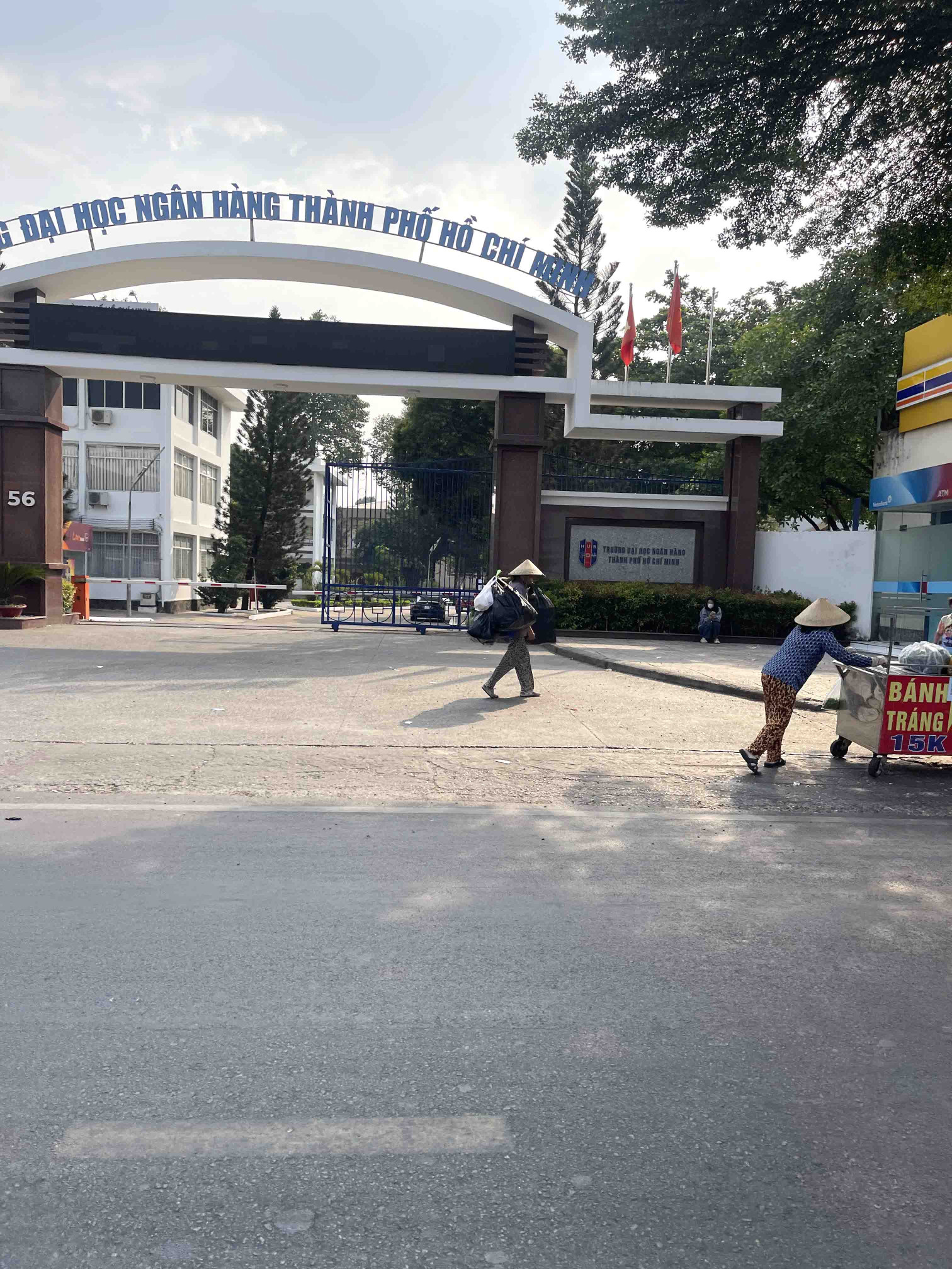 Bán Gấp Nhà 228m2_10*23 đường 12m cho thuê ~ 40tr.th Gần ĐH Ngân Hàng, Linh Trung Thủ Đức Chỉ 20.5 tỷ