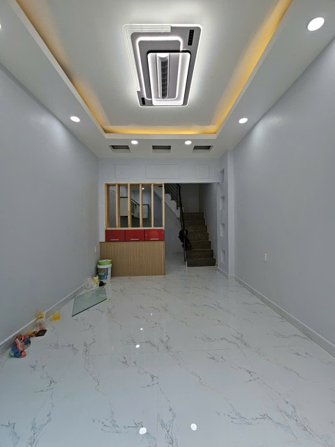 Sát mặt tiền Hoàng Diệu Trung Tâm Q4 
có 6 tỷ