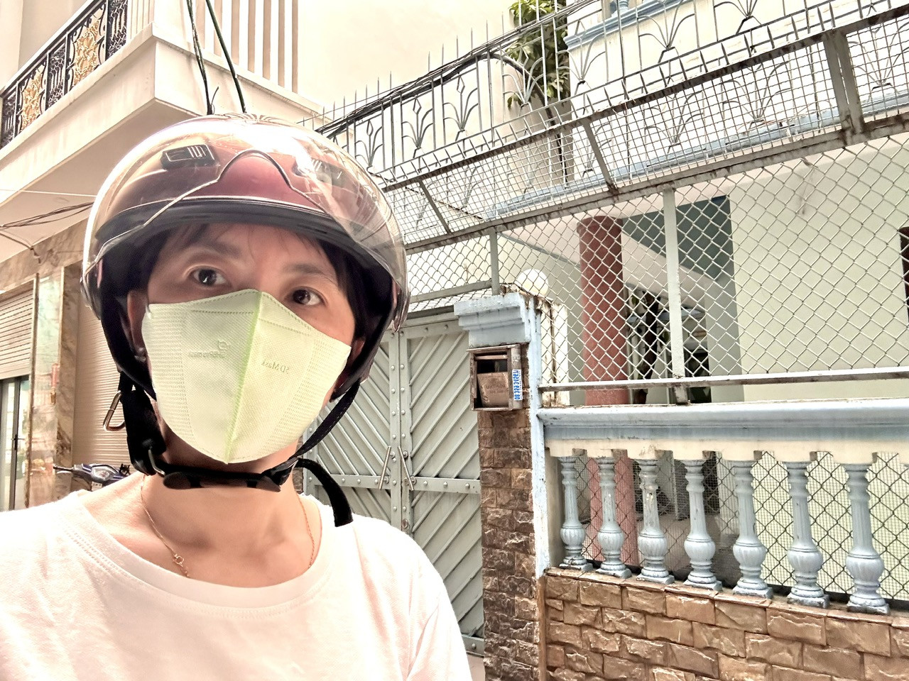 CHỦ THIỆN CHÍ BÁN BIỆT THỰ KIỂU PHÁP- CÓ BỀ NGANG KHỦNG-XE HƠI NGỦ TRONG SÂN NHÀ- THÔNG RA 2 HƯỚNG -BẾN VÂN ĐỒN, NGUYỄN TẤT THÀNH.