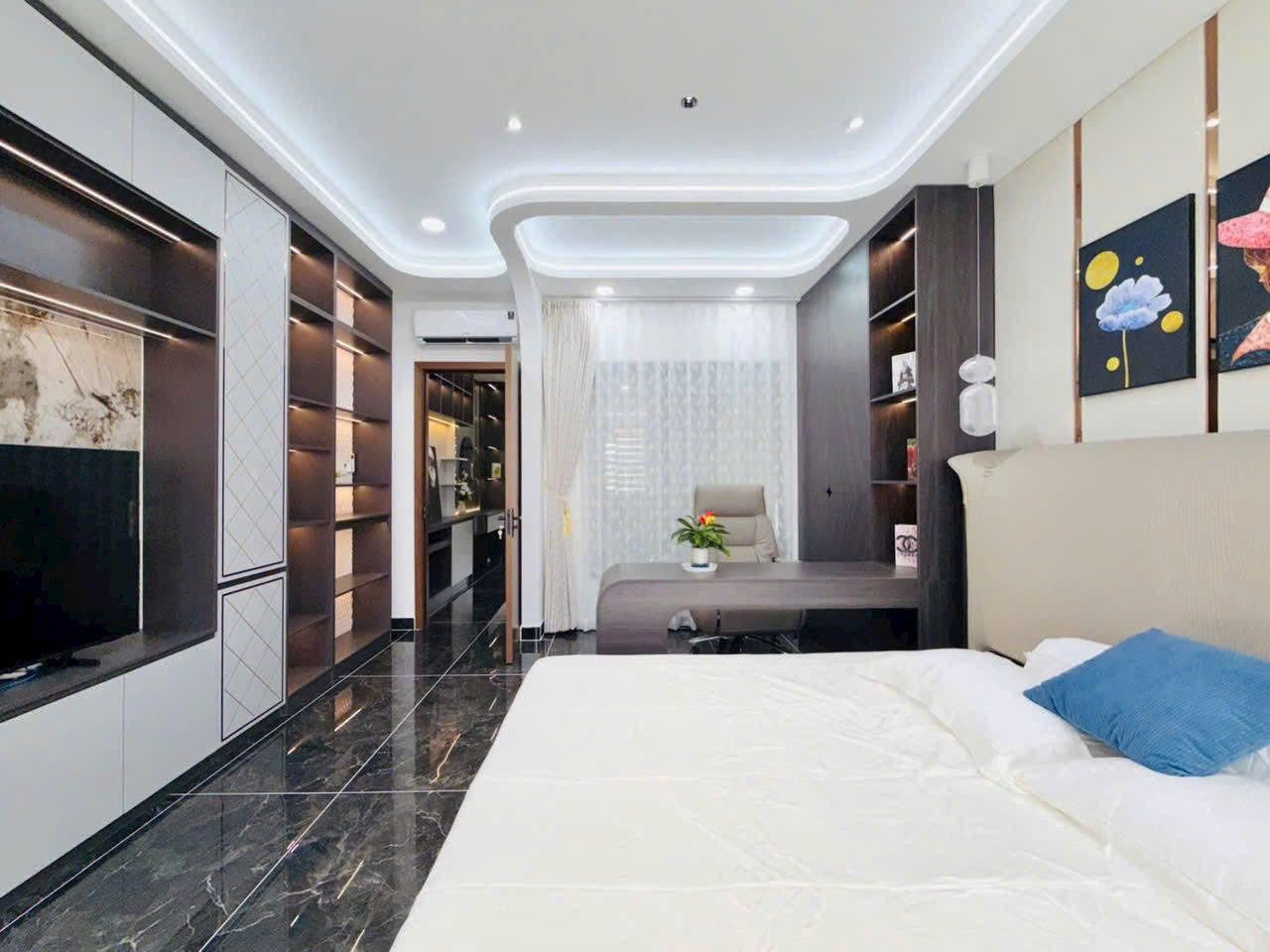 CHỦ LỖ VỐN KNH DOANH Ở QUÊ NÊN BÁN TÀI SẢN CÓ SẴN 3 TỶ 250 TRIỆU QUẬN 4 | DT 81M2, 4 TẦNG, SHR, CÒN TL, 6PN 6WC