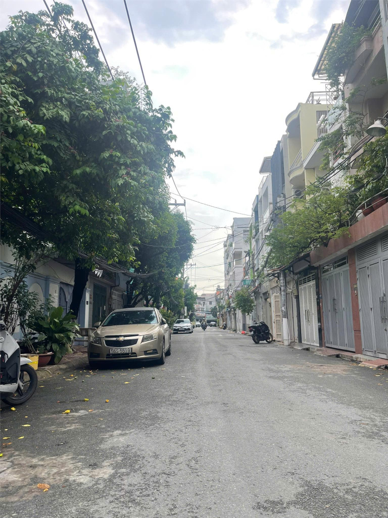 4.4x16, BÁN NHÀ 3 TẦNG, HẺM 12m, HOÀNG HOA THÁM, P12, TÂN BÌNH, NHỈNH 11 TỶ