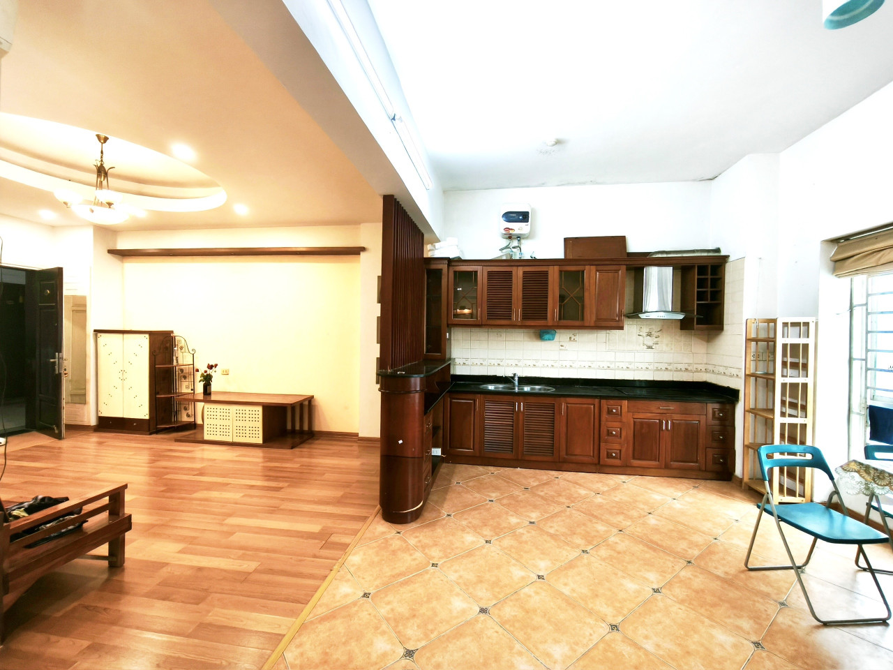 Cho thuê căn hộ 1511 toà A,  CC 671 Hoàng Hoa Thám, q. Ba Đình 91m2 2PN full đồ view hồ Tây lộng gió, giá 16 triệu