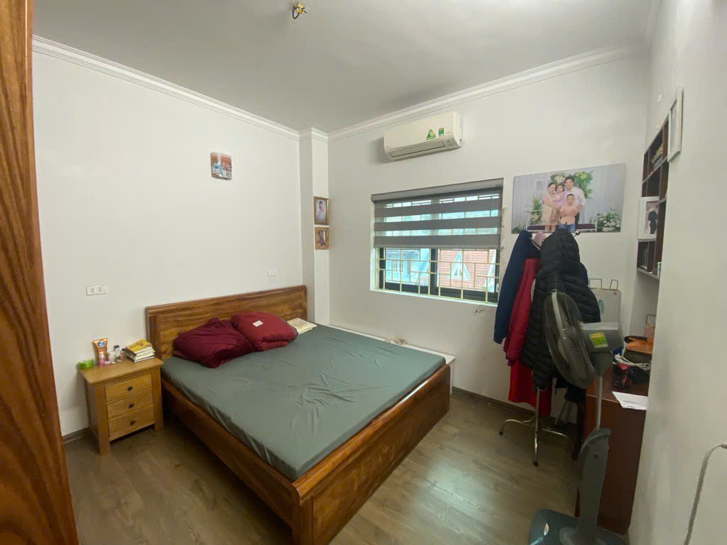 Bán Nhà 5 Tầng - Hoàng Hoa Thám, Tây Hồ, 33m², Giá 6 Tỷ, Ô Tô Qua Nhà