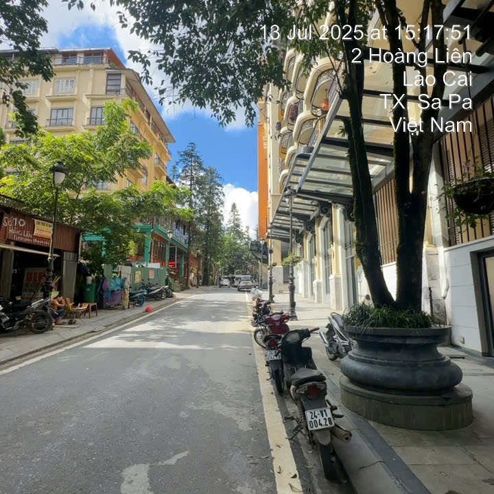 Bán đất đường Hoàng liên _ phường Sapa_ tỉnh Lào cai 
Ngay cổng sungrup , cách nhà thờ 400m