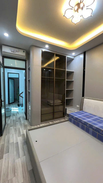 🏡 NHÀ MINH KHAI 42m LÔ GÓC NỞ HẬU giá 8** tỷ.