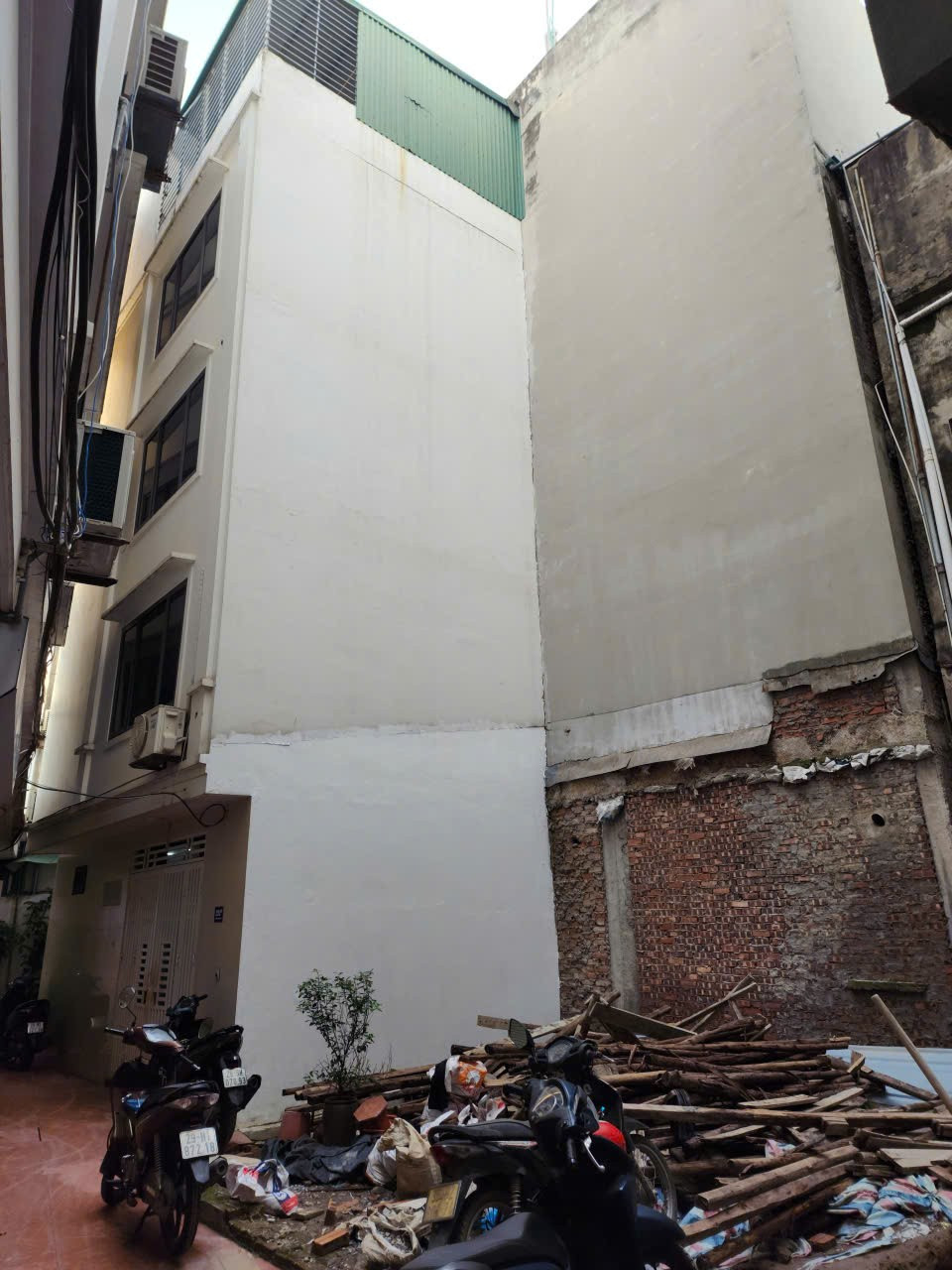 Bán đất đường Hoàng Mai 45m² ngang 7m giá 9.2 tỷ Phường Tương Mai (LH: Zalo 0862299066)