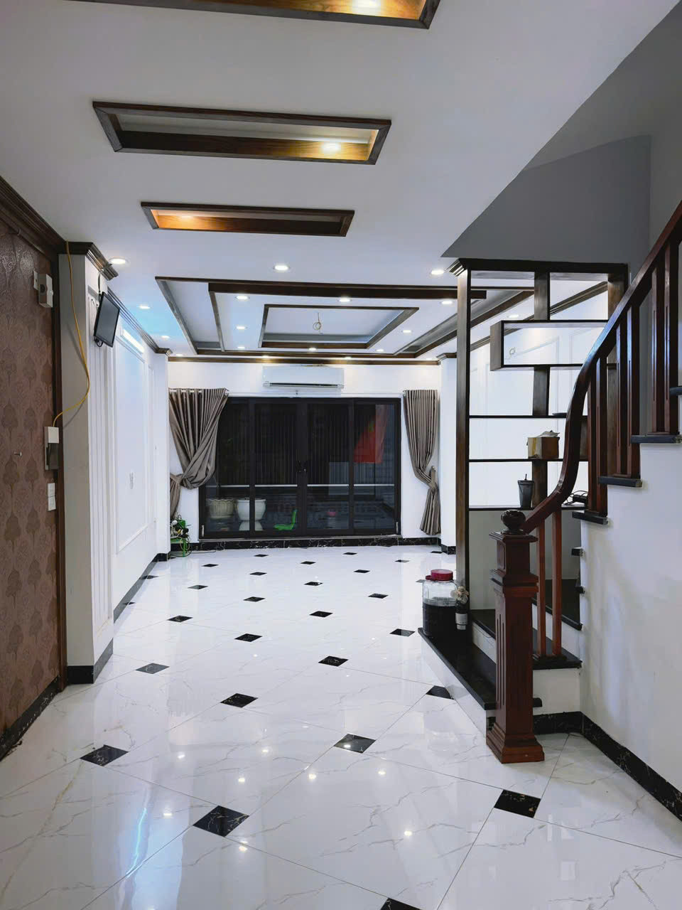 Cho thuê nhà nguyên căn mới ngõ 299 Hoàng Mai.50m², 5 tầng + 1 tum, 19 Triệu