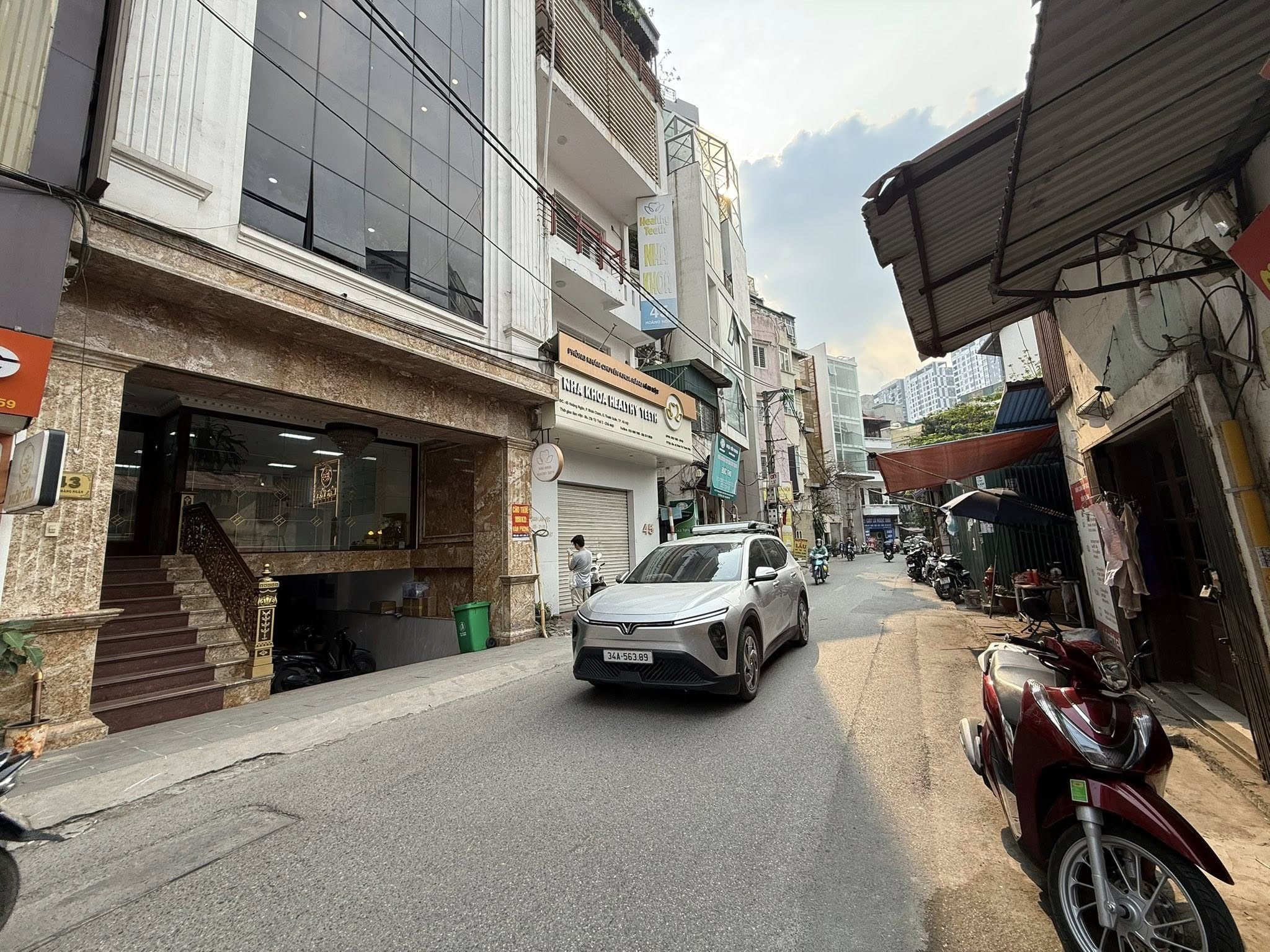 BÁN NHÀ MẶT PHỐ HOÀNG NGÂN. THANH XUÂN. 4 TẦNG. KINH DOANH.