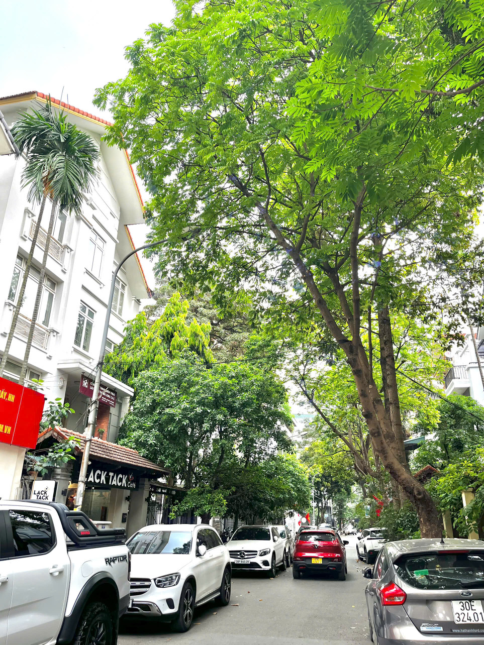 Bán nhà VIP Hoàng Ngân, vỉa hè, ô tô tránh, ở kết hợp KD, 2 mặt thoáng, chỉ 70 tỷ