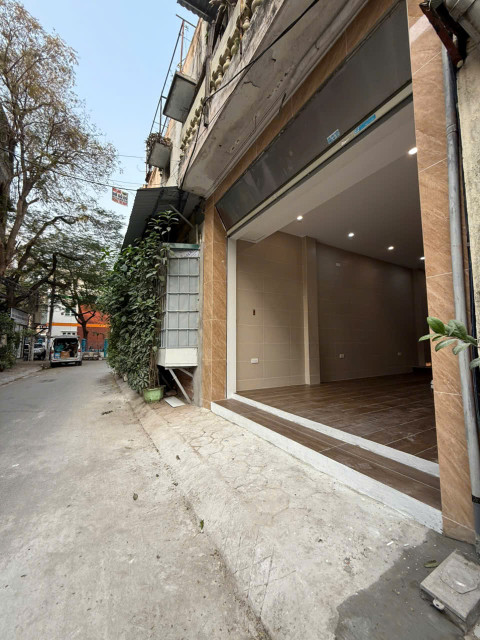 CHO THUÊ MẶT BẰNG – PHỐ HOÀNG NGỌC PHÁCH, LÁNG HẠ, ĐỐNG ĐA – 35M², Ô TÔ ĐỖ CỬA