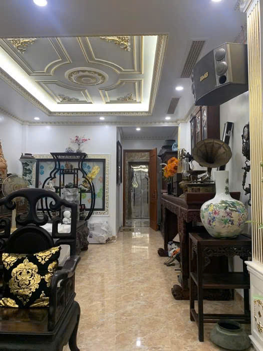 SIÊU PHẨM NHÀ  ĐẸP DÁT VÀNG THANG MÁY- MẶT PHỐ -HOÀNG NHƯ TIẾP LONG BIÊN .VỈA HÈ - KINH DOANH - AN SINH QUÁ ĐỈNH.,
45m2 x 6 TẦNG. GIÁ 29 TỶ.CÓ THƯƠNG LƯỢNG