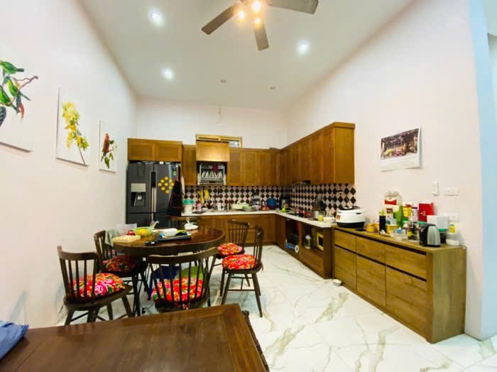 SIÊU HIẾM BÁN NHÀ HOÀNG NHƯ TIẾP LONG BIÊN .GARA ÔTÔ,,GẦN CÔNG VIÊN, TRƯỜNG QUỐC TẾ. TIỆN ÍCH BẠT NGÀN - DT 110m2 x 3 TẦNG - GIÁ 24.5 TỶ. CÓ THƯƠNG LƯỢNG