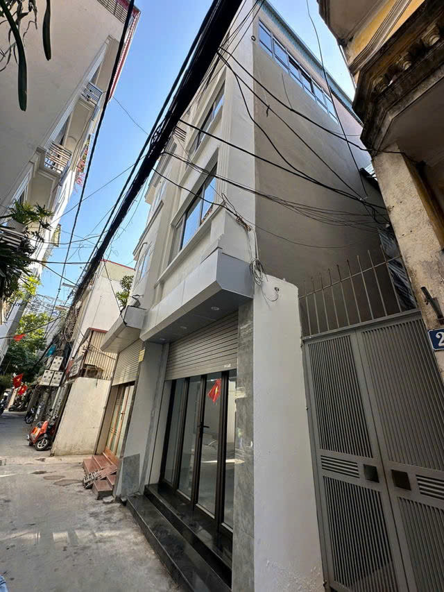 NHÀ ĐẸP NGÕ THÔNG Ô TÔ QUA, KINH DOANH PHỐ SÀI ĐỒNG- LONG BIÊN, 40M2,5 TẦNG, 9.2 TỶ.