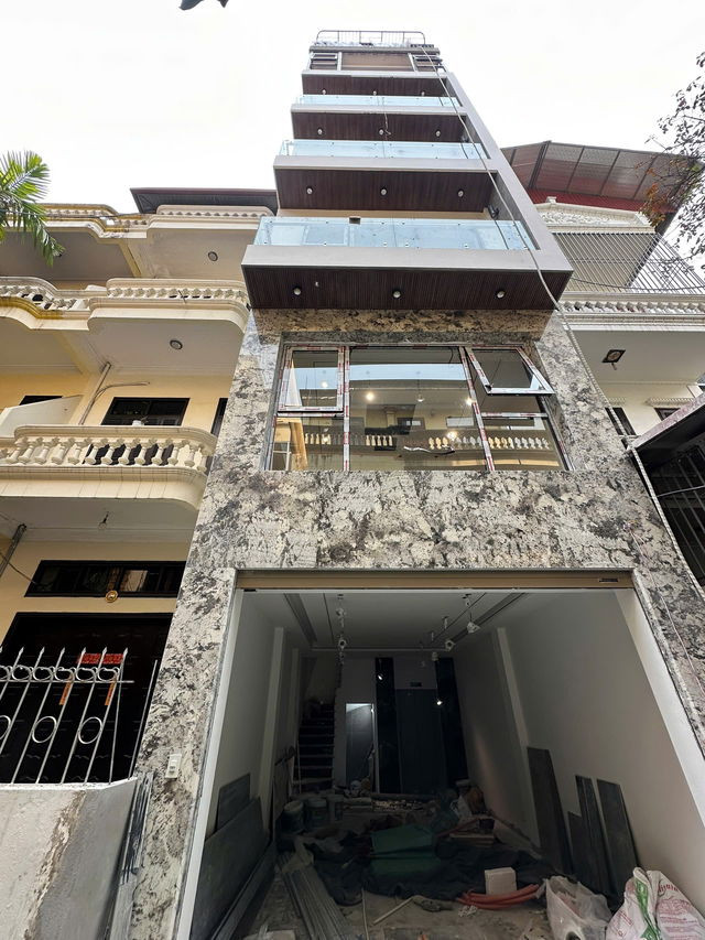 BÁN NHÀ PHỐ HOÀNG NHƯ TIẾP 8 TẦNG THANG MÁY- GA RA Ô TÔ 50M2,MẶT TIỀN 4.2M, 17.8 TỶ.