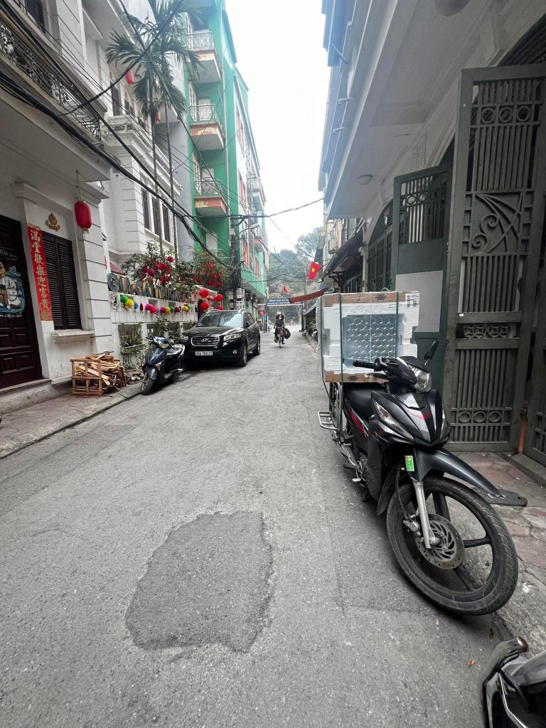 Bán nhà riêng phân lô Hoàng Quốc Việt, Cầu Giấy, 50m2 3 tầng dân xây, 13.8 tỷ