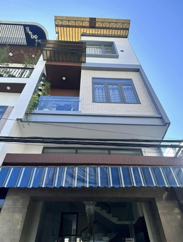 BÁN GẤP NHÀ HOÀNG QUỐC VIỆT, CẦU GIẤY, 55M, 5 TẤNG, 5.8M, 10 TỶ 800