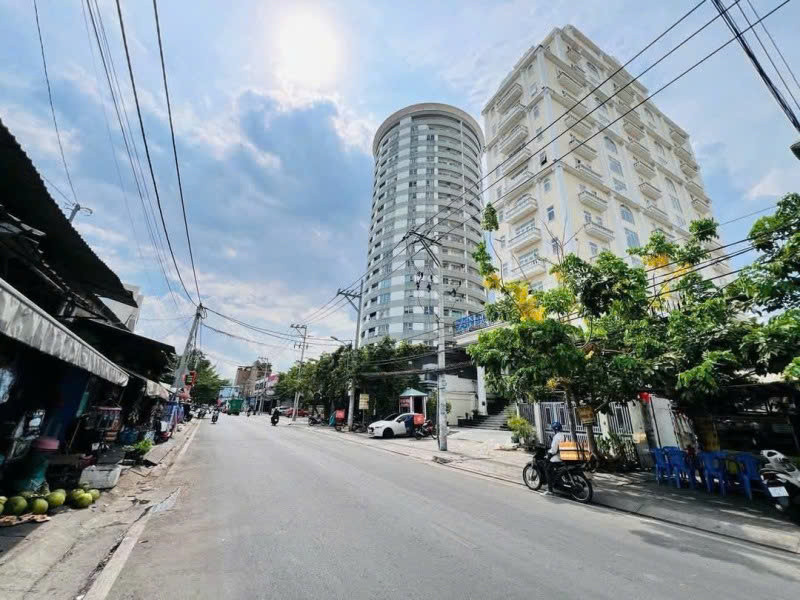 Bán nhà Mặt tiền Hoàng Quốc Việt - giao Huỳnh Tấn Phát, Q7, 13x50m, 3 Tầng cũ, 79 tỷ.