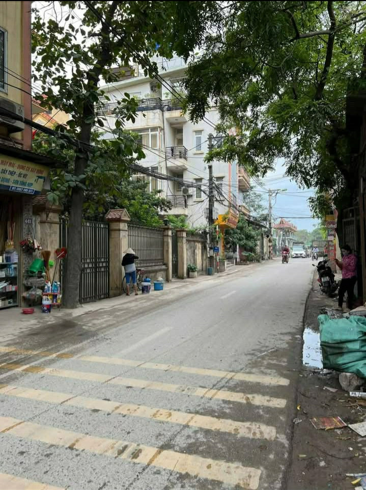 Chính chủ 100%, bán nhà Hoàng Tăng Bí, 4,95 tỷ, 32m2, ô tô vào nhà, nở hậu 4,2-4,5m. Không QH