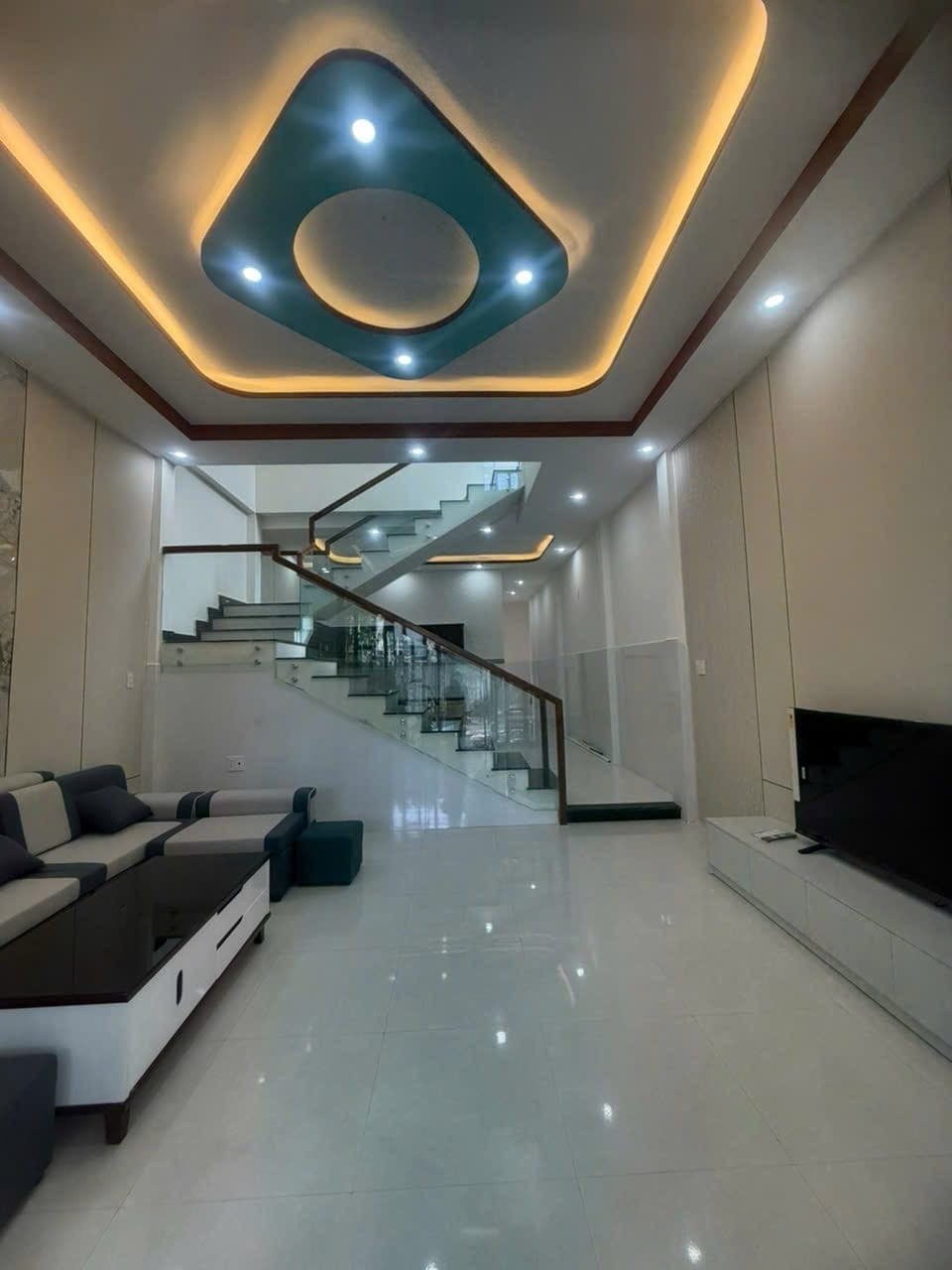 🍓BÁN NHÀ 2 TẦNG KIỆT OTO HOÀNG VĂN THÁI FULL NỘI THẤT  - DT: 100M2  - LIÊN CHIỂU