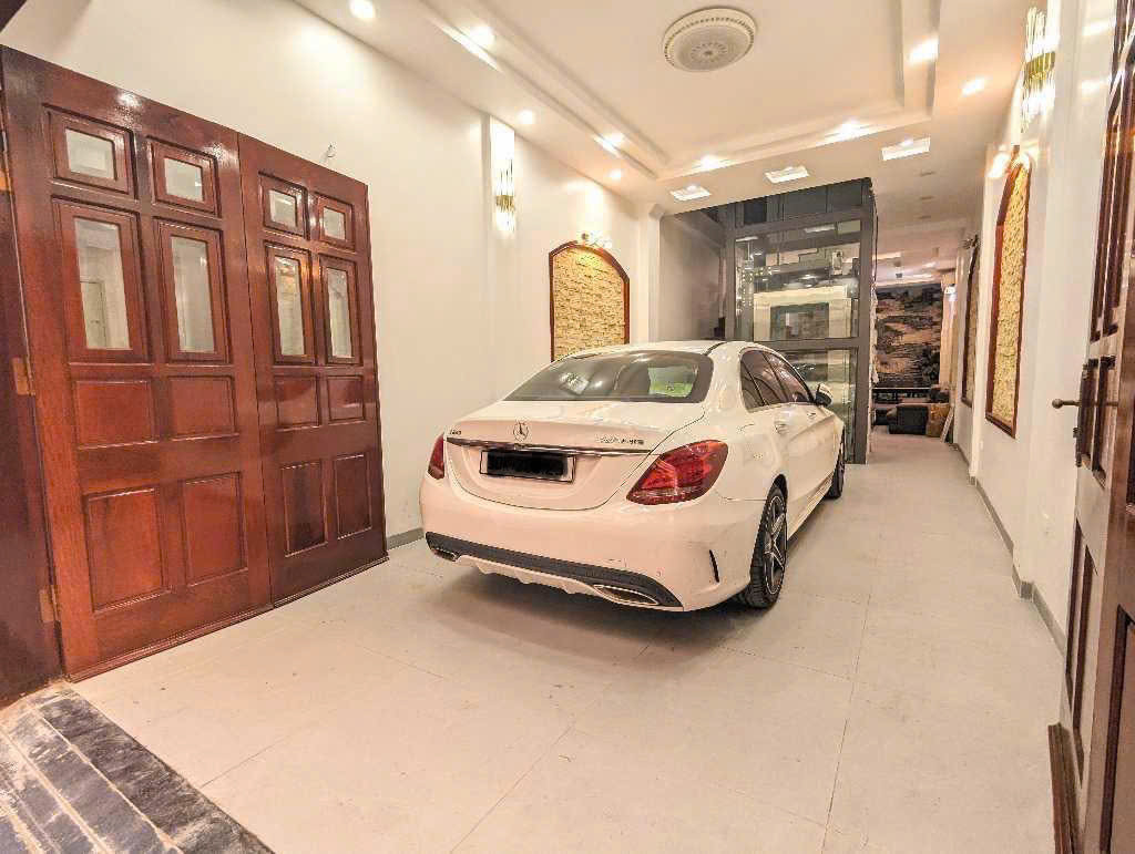 B.á.n N.h.à Hoàng Văn Thái - Toà nhà VP -View Đầm Hồng-Phân Lô - Ô Tô Tránh 65m-23.8T.ỷ