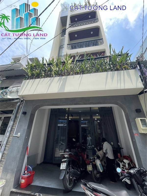 Nhà mới 5 Tầng, (4.5x16m). Đ. Hoàng Văn Thụ, Phường 4, trước Lăng Cha Cả.