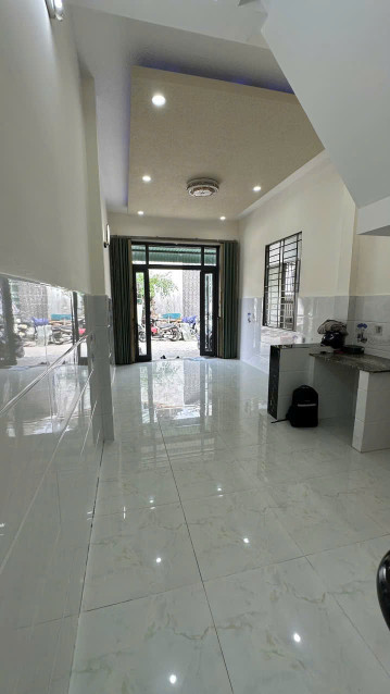 Bán nhà đẹp 2 tầng 3PN đường oto khu Hòn Xện Vĩnh Hòa giá rẻ 3ty5
- Diện tích 4m x 15,57m.
- Thiết kế 2 tầng 3 PN 
- Đường rộng 7m
- Pháp lý sổ hồng
- Giá rẻ 3ty5