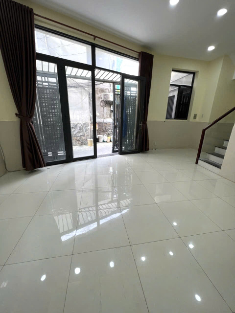 Bán nhà quận 6 - Bốn tầng BTCT - Ngang đẹp 7m diện tích 66m2 - 5.8 T