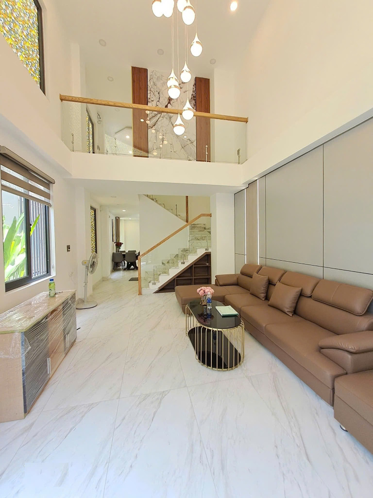 Bán nhà HXH 8m Hồng Lạc - gần Lạc Long Quân, 5x13.5m, 5 Tầng - 7PN, chào 9.5 tỷ