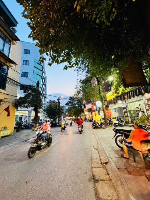 CHỦ CẦN BÁN GẤP MẶT PHỐ HỒNG MAI – GIẢM HƠN 1 TỶ – GIÁ CHỈ 22 TỶ- HAI THOÁNG – KINH DOANH