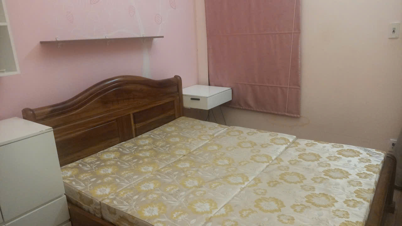 Cho thuê nhà ngõ 94 Hồng Mai, Bạch Mai, Hai Bà Trưng. DT 50m x 3 tầng, giá 8.3tr