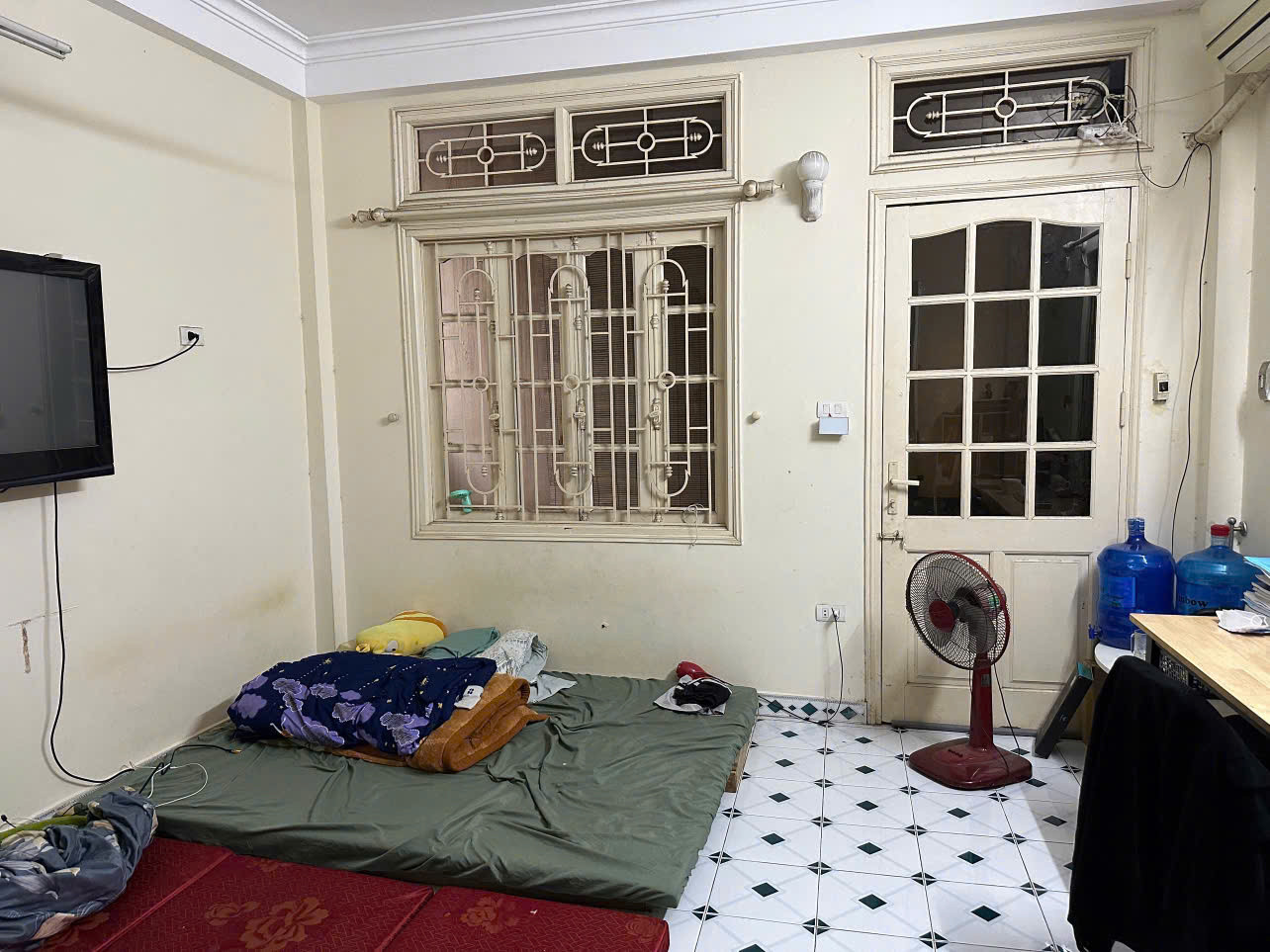 Cho thuê nhà ngõ 160 Hồng Mai, 5 tầng x 40m2, 3PN to, 11 Triệu Full đồ vào ngay