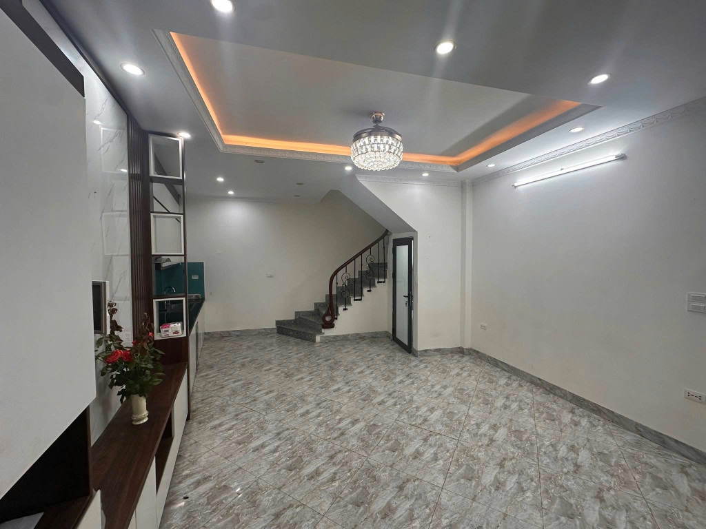 Gia đình cần bán nhà riêng 5 tầng, 30m2, hiện đại - đầy đủ công năng