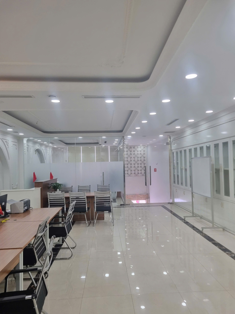 Bán nhà mặt phố Hồng Tiến, 60,48 tỷ, 126m2, 5PN, 6WC, Q.Long Biên, HN