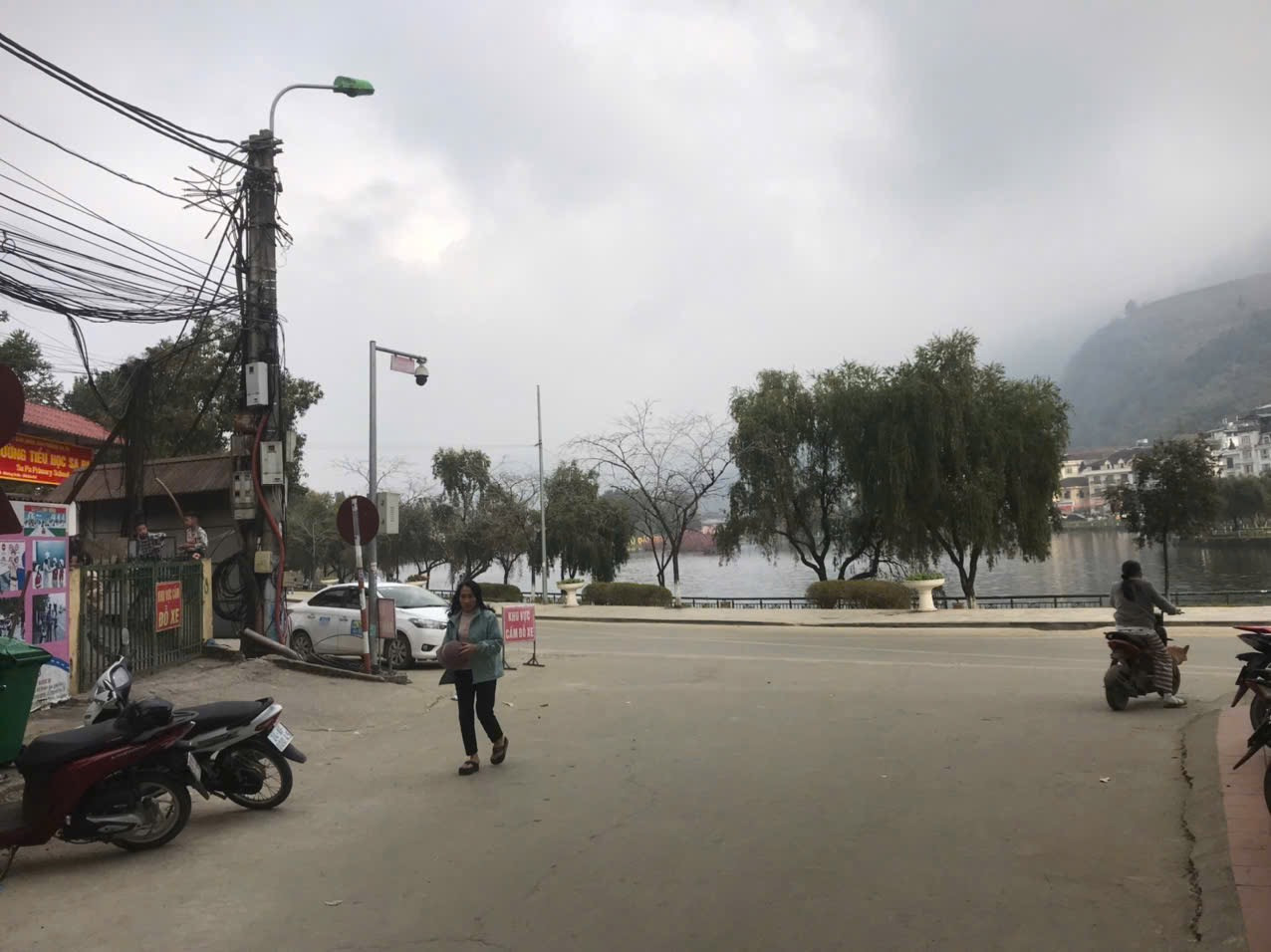 Đất đường Hùng Hồ - SaPa
em cón bán mảnh đất 👉  " XÂY DỰNG KHÁCH SẠN " đẹp lung linh luôn, Oto 16 chỗ ra vào trả khách
