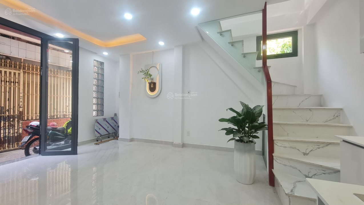 BÁN NHÀ HƯNG PHÚ QUẬN 8- NGANG 4.2M - 4 TẦNG BTCT KIÊN CÓ 1 BƯỚC RA MẶT TIỀN - NHỈNH 4 TỶ