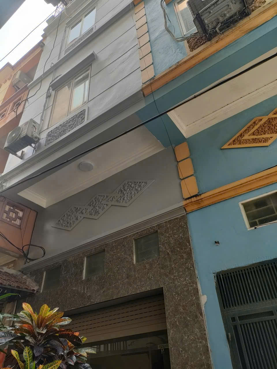 Cho thuê nhà nguyên căn ngõ 17 Hưng Phúc 40 m², 5 tầng, 4 phòng ngủ, 3 WC. 10 triệu