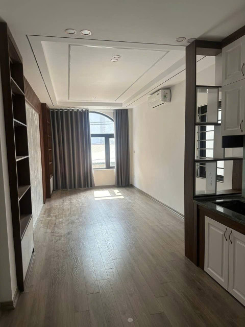 Cho thuê nhà Phố Hưng Phúc, Yên Sở 6 tầng x 35m2, 5 ngủ, 16 Triệu thang máy KD, ở đỉnh