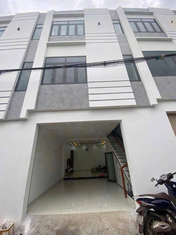 NHÀ 3 MÊ ĐẸP ĐÓN TẾT  KHÁCH Ơi 🏡👉 BÁN CĂN NHÀ MỚI 100% – RẤT ĐẸP – HẺM 404 HÙNG VƯƠNG