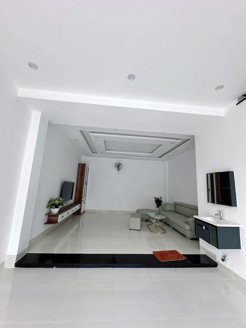 BĂN NHÀ 3 MÊ ĐẸP KHÁCH Ơi 🏡👉 BÁN CĂN NHÀ MỚI 100% – RẤT ĐẸP – HẺM 404 HÙNG VƯƠNG