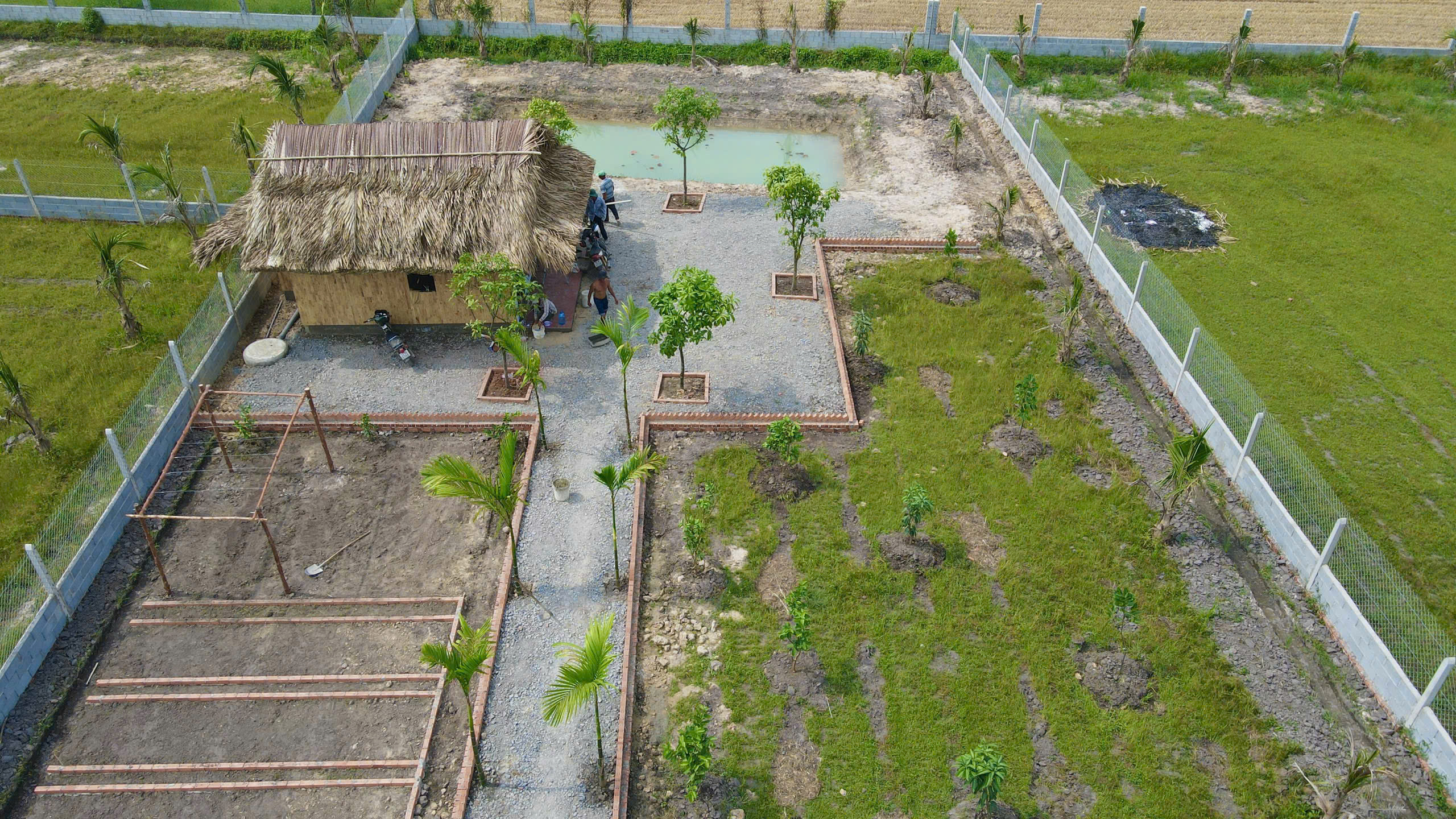 Biệt thự vườn Thị trấn Gò Dầu 1100m2 sẵn 100m thổ Giá 1,2 tỷ thương lượng chính chủ. Gọi 0772507203