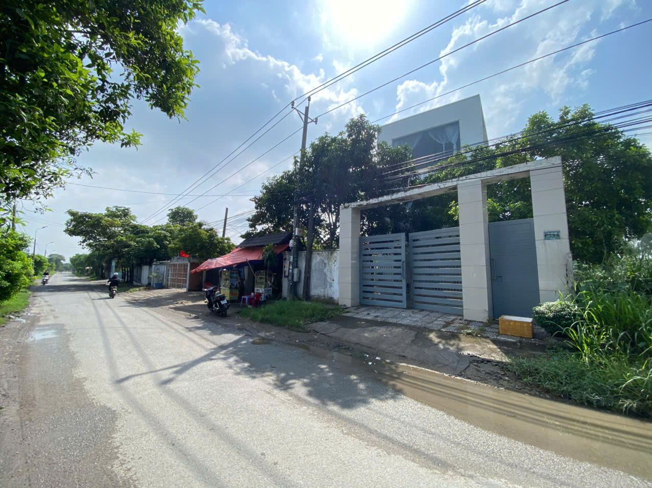 Bán Nhà Biệt Thự Sân Vườn ,Đầu Tư Sinh lời Nằm gốc ngã 4 Vành Đai