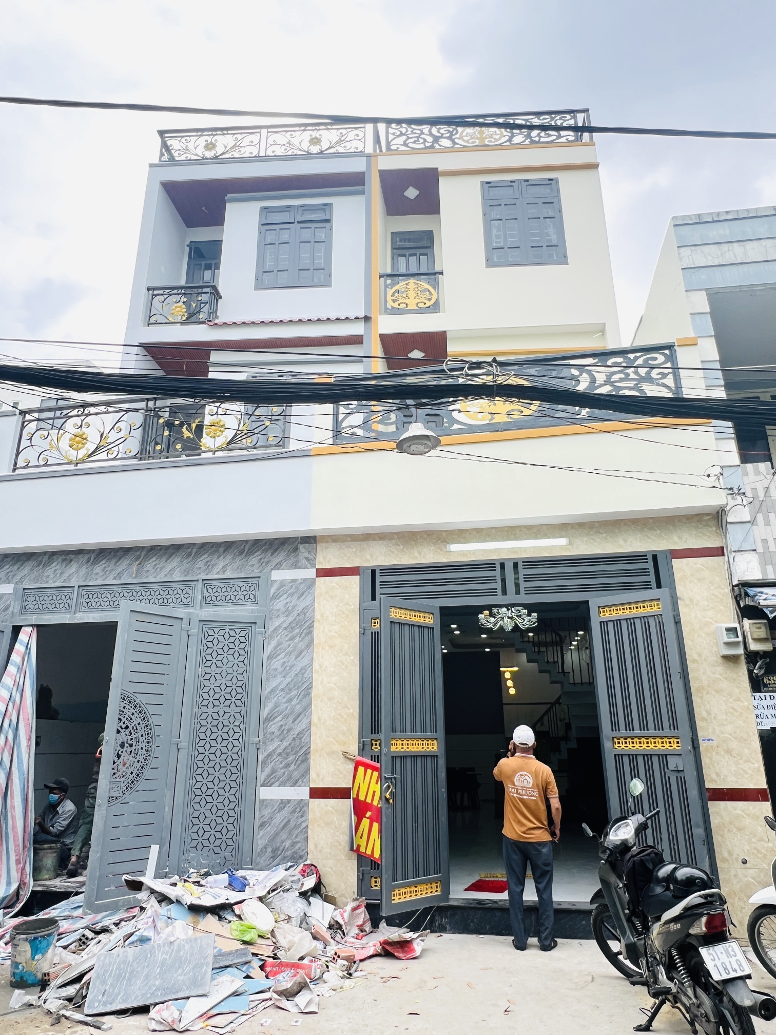 Nhà mới 100% tại hương lộ 2 gần ngã tư bốn xã