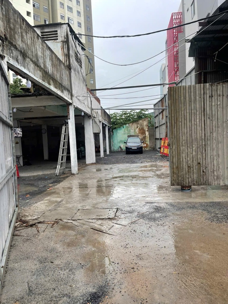 BÁN ĐẤT NGAY KHU SẦM UÁT TÊN LỬA DT 890M2 ĐƯỜNG NHỰA 18M THÔNG TỨ HƯƠNG