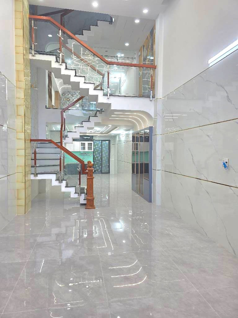 BÁN NHÀ ĐẸP SÁT HUƠ.G LỘ 2 - COOPMAR.T - 5PN - ĐƯỜNG XE TẢI - ( 4X19M )
