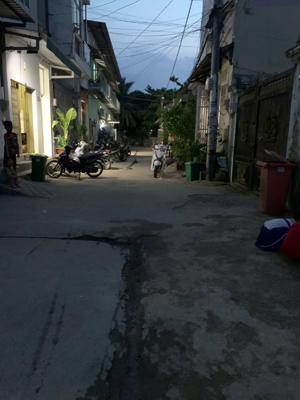 Nhà phố Hương Lộ 2, Bình Tân, SHR, 4,8 tỷ
Nhà trong khu dân cư yên tĩnh Hương Lộ 2 — đang có người thuê, pháp lý minh bạch, phù hợp cả mua ở lẫn đầu tư.