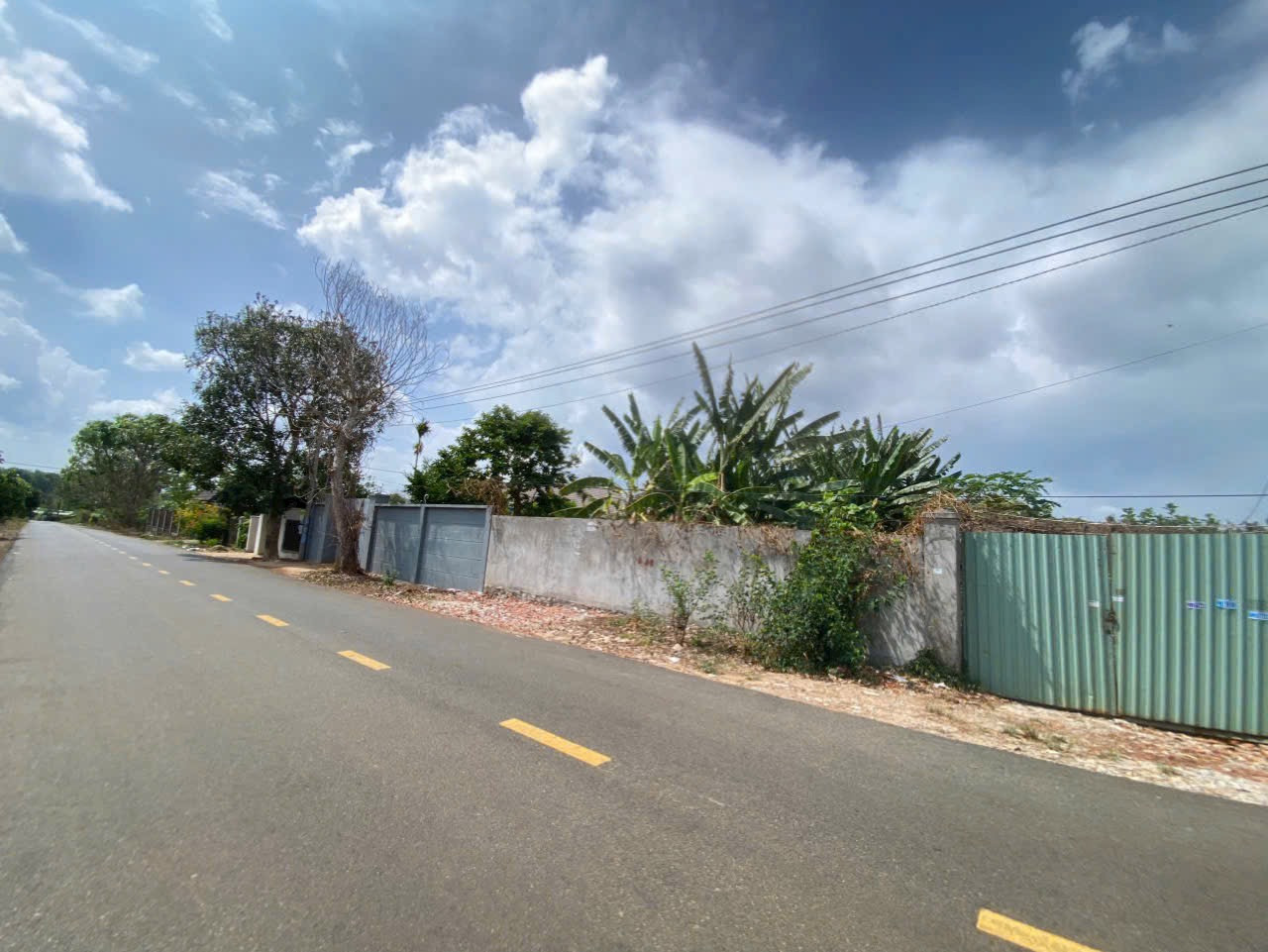 Bán đất 994,8m² ngang 20m giá 5.65 tỷ Phường Tam Long